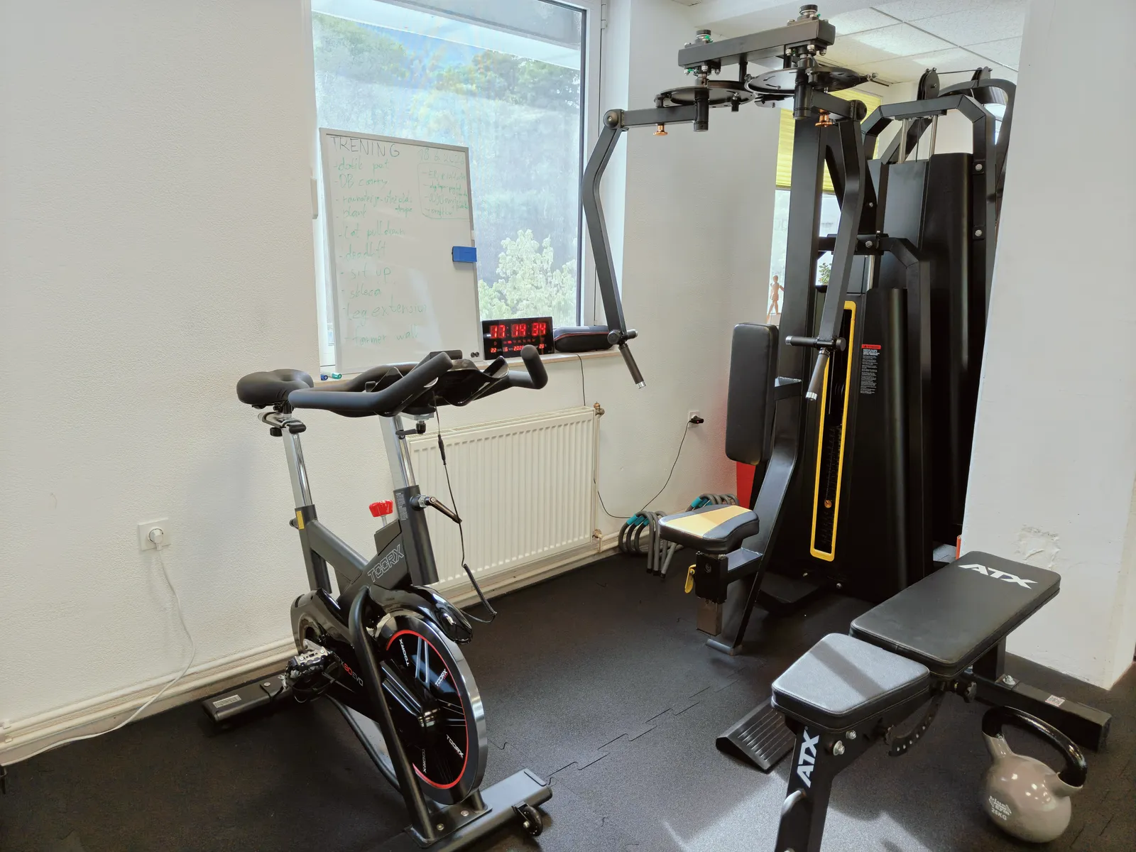 Spinning kolo, trenažer za prsne mišice in nastavljiva klop